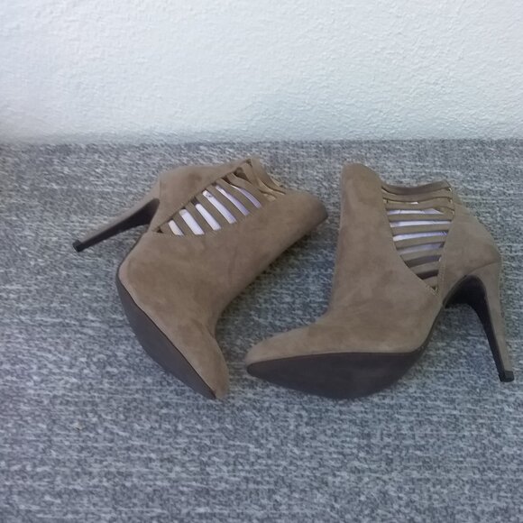 Nine Werst Boots Women's 7.5M Taupe inside zipper Olivia3Y High Heel Ankle Boots - Picture 2 of 9